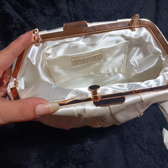NWT Badgley Mischka off white clutch - Picture 6 of 7
